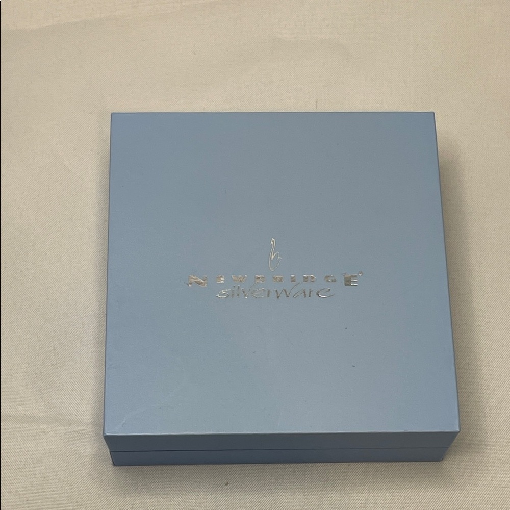 Women's Bracelet - Elegant Silver Design